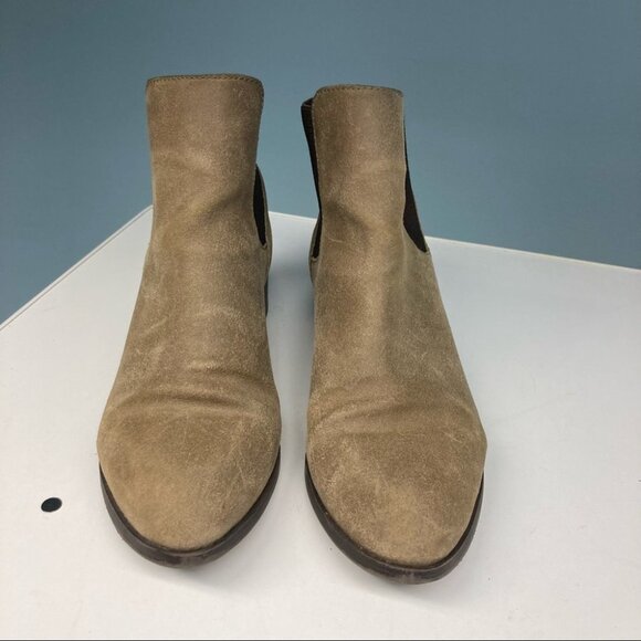 SEYCHELLES Sz 8.5 Chelsea Classic Suede Ankle Booties 1.5” Heel - Picture 2 of 11